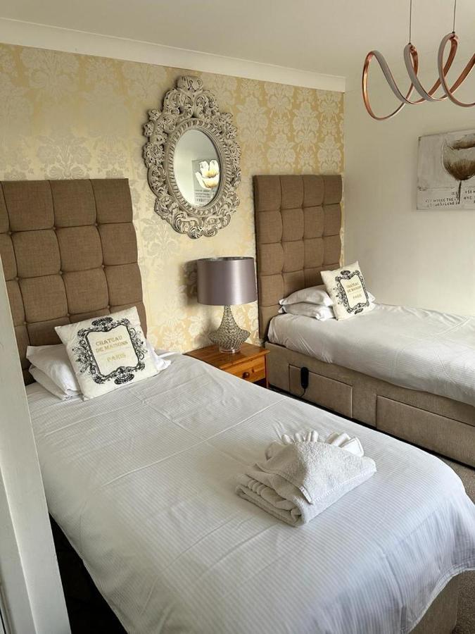 The Swan Inn Salisbury Wilton  Esterno foto