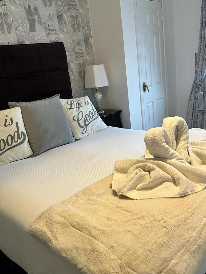The Swan Inn Salisbury Wilton  Esterno foto